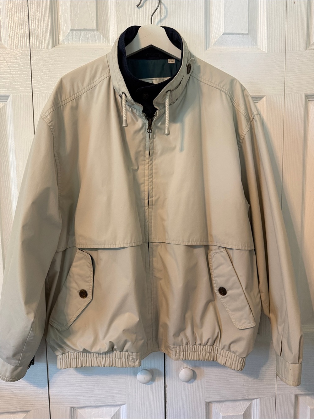 Vintage London Fog Lightweight Beige Jacket with Navy Trim Sz L